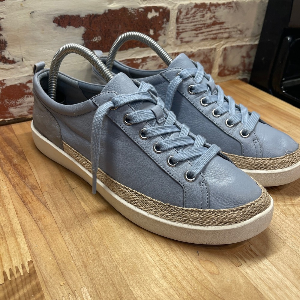 Vionic Winny Light Blue Leather Lace Up Sneakers Floral Embossed Womens 9.5